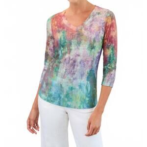 NEW FDJ three-quarter sleeve v-neck top in green multi